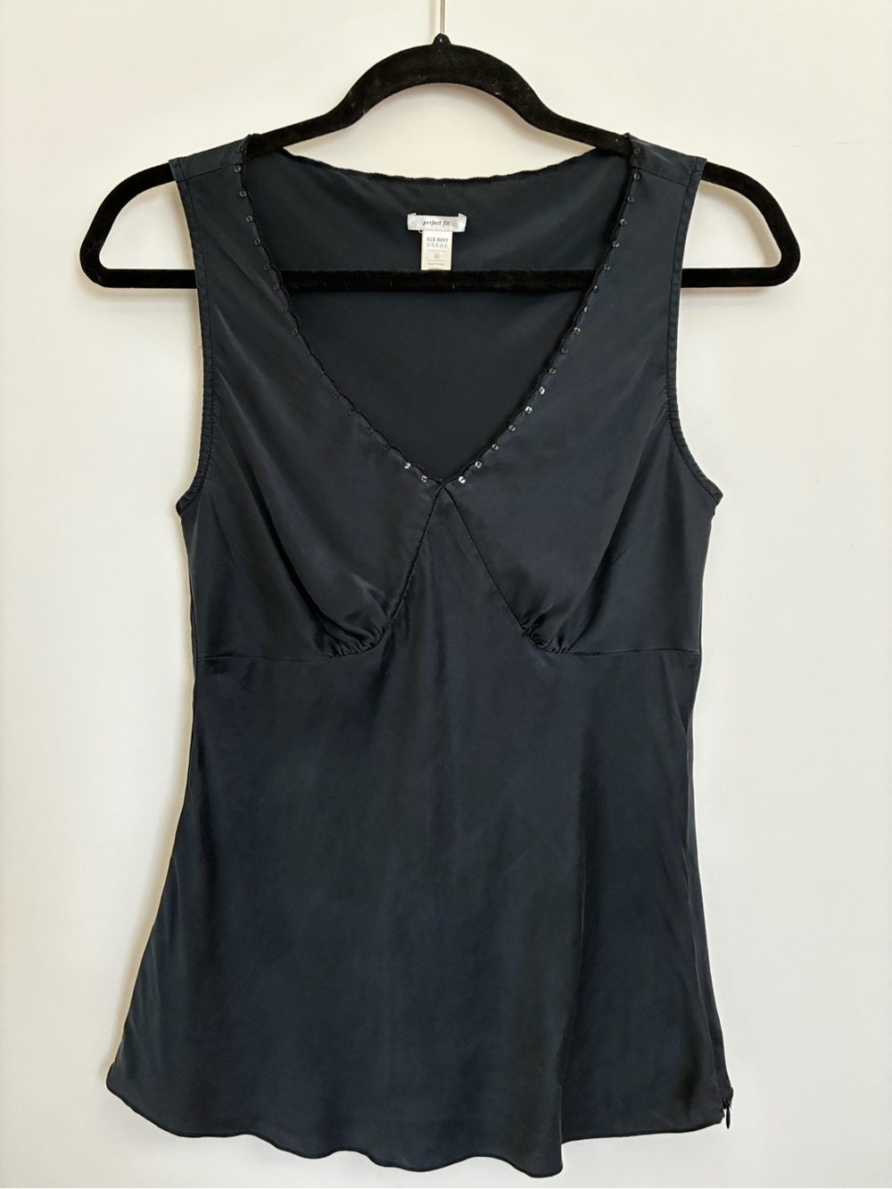 Old Navy Vintage Silk Black V-Neck Sleeveless Satin Tank medium